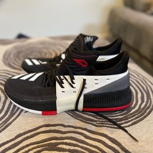 Damian Lillard 3 basketball shoe